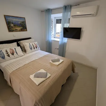 Marina Vista Apartment