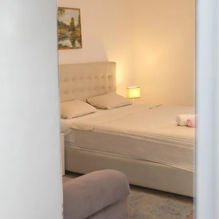 Апартаменты Marina Vista Sea View & Помер