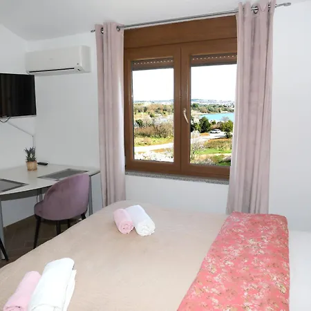 Marina Vista Sea View & Апартаменты *