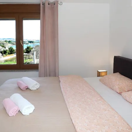 Апартаменты Marina Vista Sea View & Помер