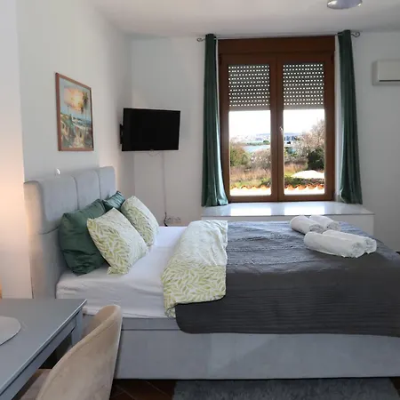 Marina Vista Sea View &