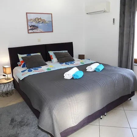 Marina Vista Sea View & Апартаменты *
