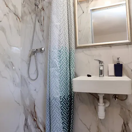 Marina Vista Sea View & Апартаменты *